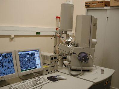 A scanning electron microscope at the University of Birmingham